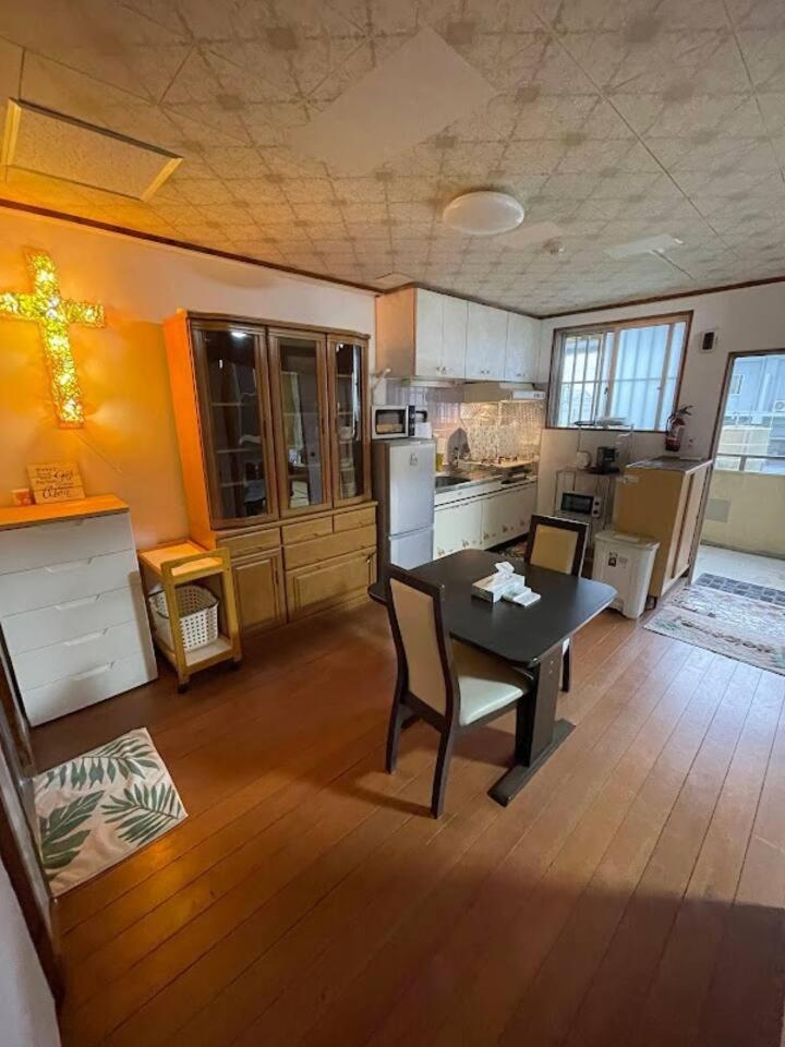 Miyagi Apartment Tomari Naha Extérieur photo